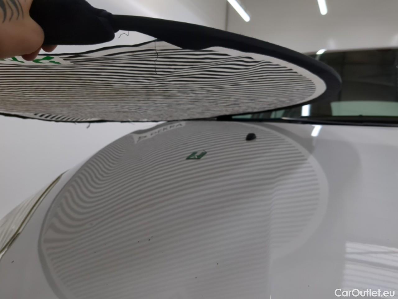  Peugeot  208  Affaire Premium 1.6 HDi 75CV BVM5 E6  #29