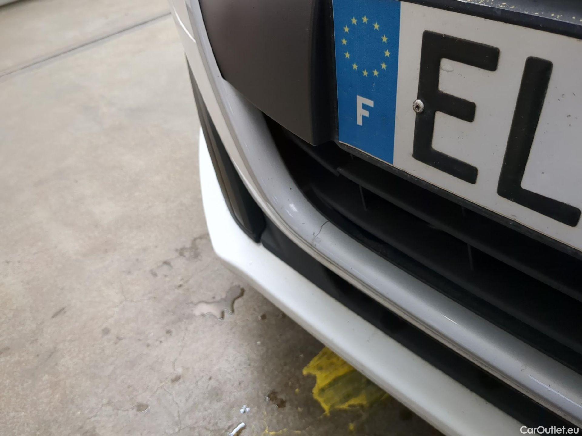  Peugeot  208  Affaire Premium 1.6 HDi 75CV BVM5 E6  #33