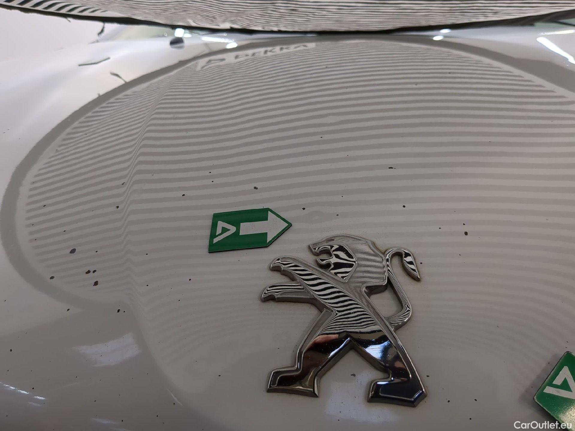  Peugeot  208  Affaire Premium 1.6 HDi 75CV BVM5 E6  #28