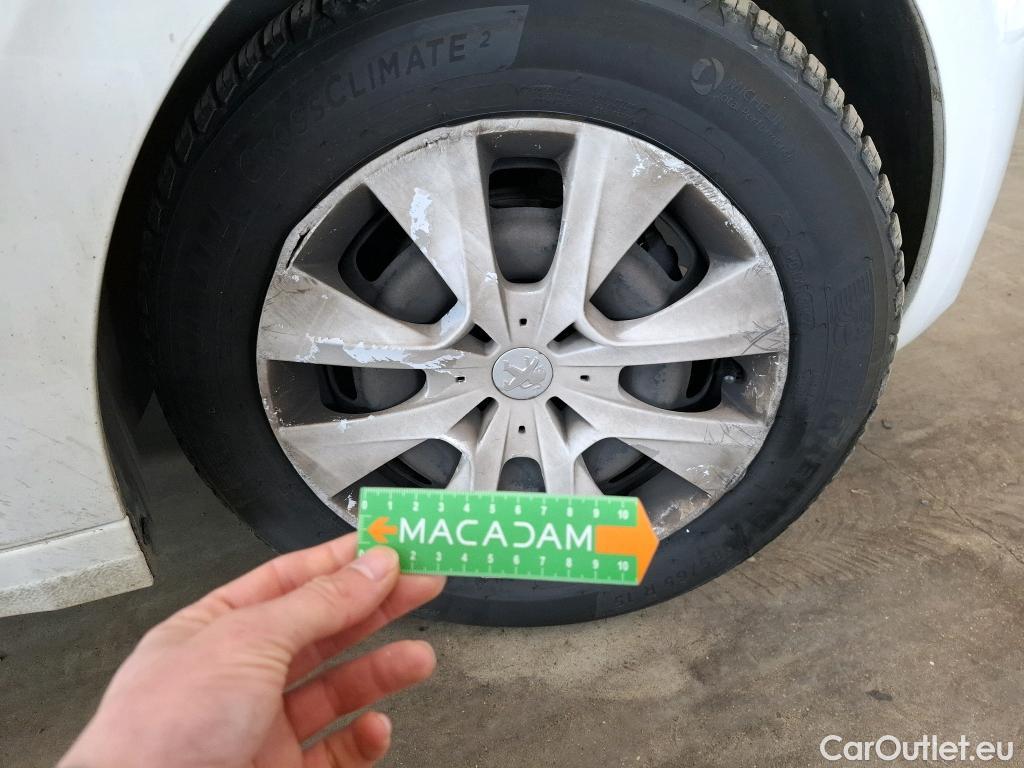  Peugeot  208  Affaire Pro 1.6 HDi 75CV BVM5 E6 #55