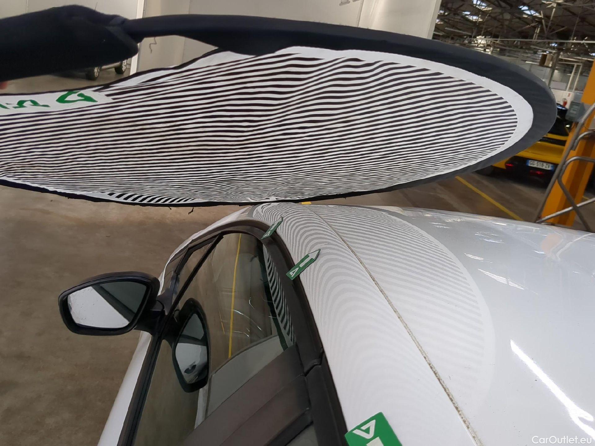  Peugeot  208  Affaire Premium 1.6 HDi 75CV BVM5 E6  #44