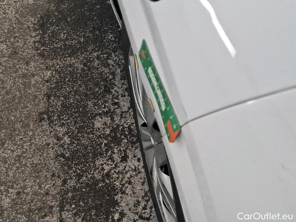  Peugeot  208  Premium 1.2 PureTech 75CV BVM5 E6d #37