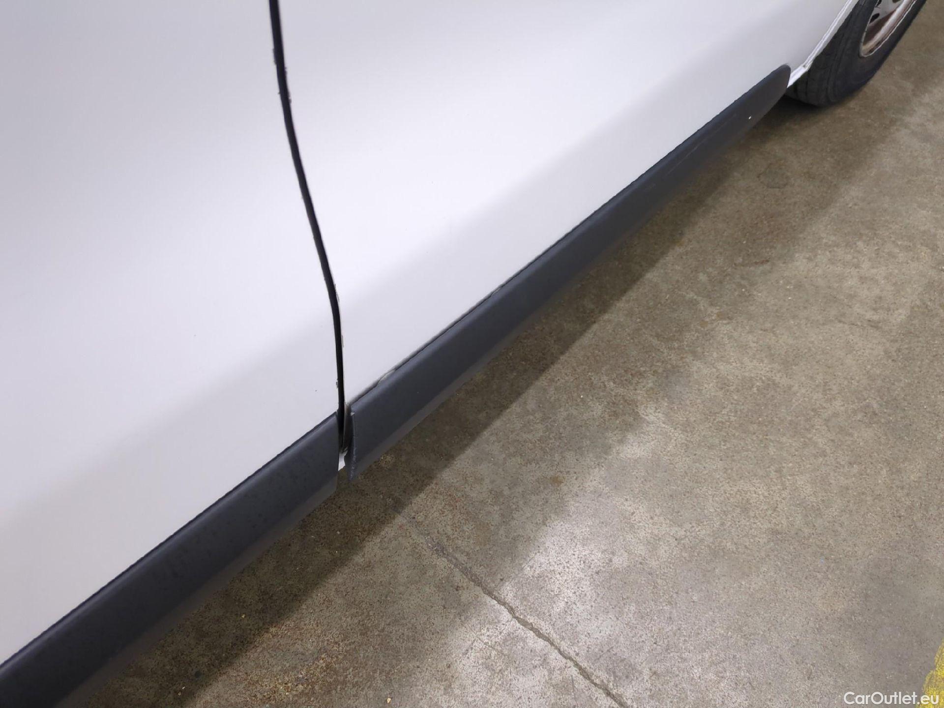  Peugeot  Expert  Fourgon Urban Compact 2.0 HDi 120CV BVA8 E6dT #42