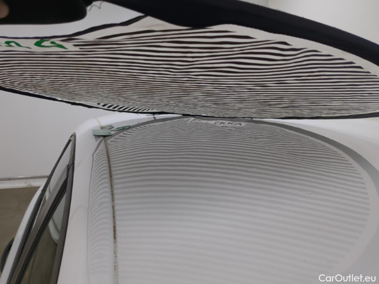  Peugeot  208  Affaire Premium 1.6 HDi 75CV BVM5 E6  #15