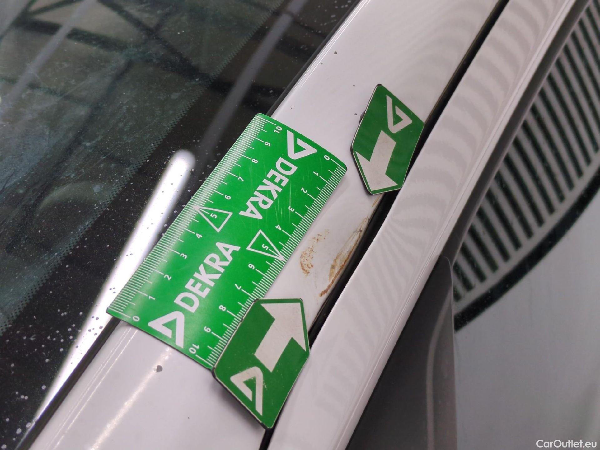  Peugeot  Expert  Fourgon Urban Compact 2.0 HDi 120CV BVA8 E6dT #57