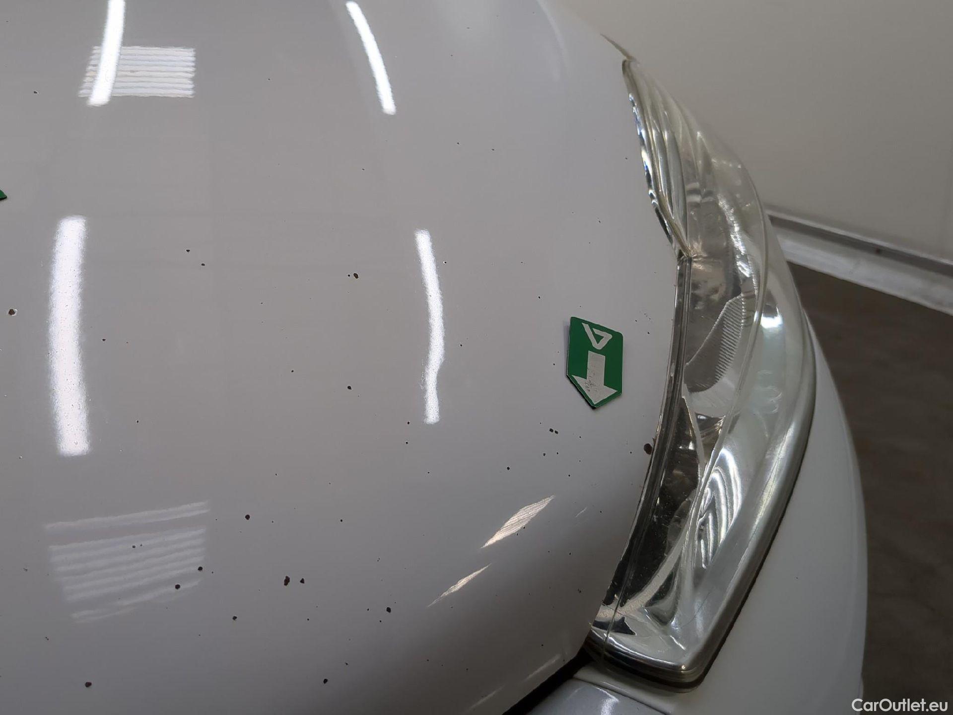  Peugeot  208  Affaire Premium 1.6 HDi 75CV BVM5 E6  #27