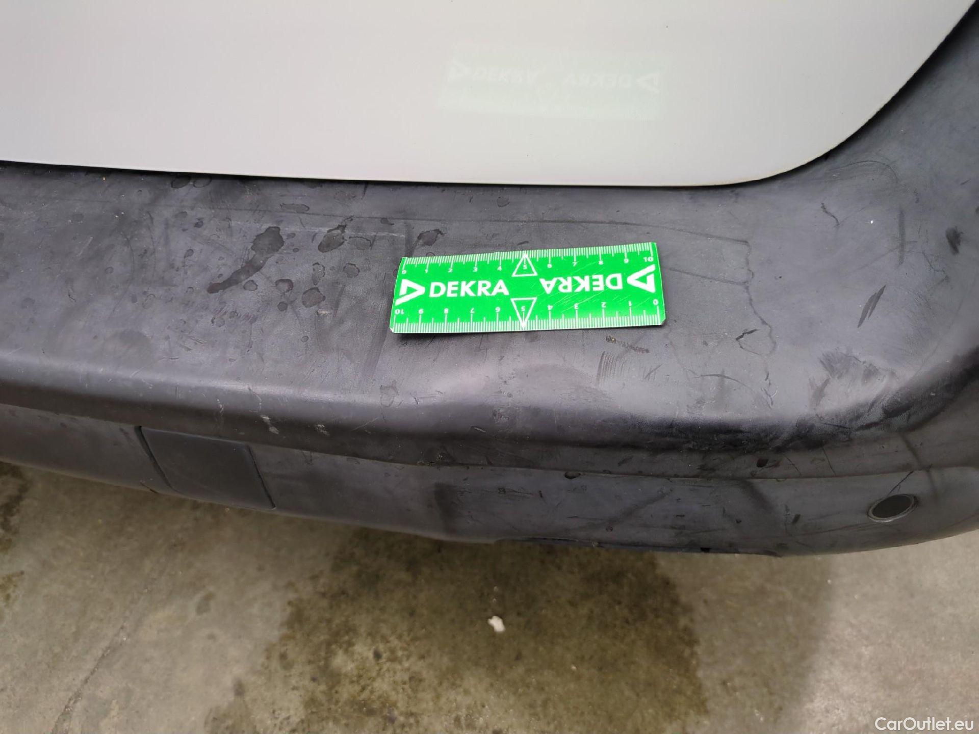  Peugeot  Expert  Fourgon Urban Compact 2.0 HDi 120CV BVA8 E6dT #22