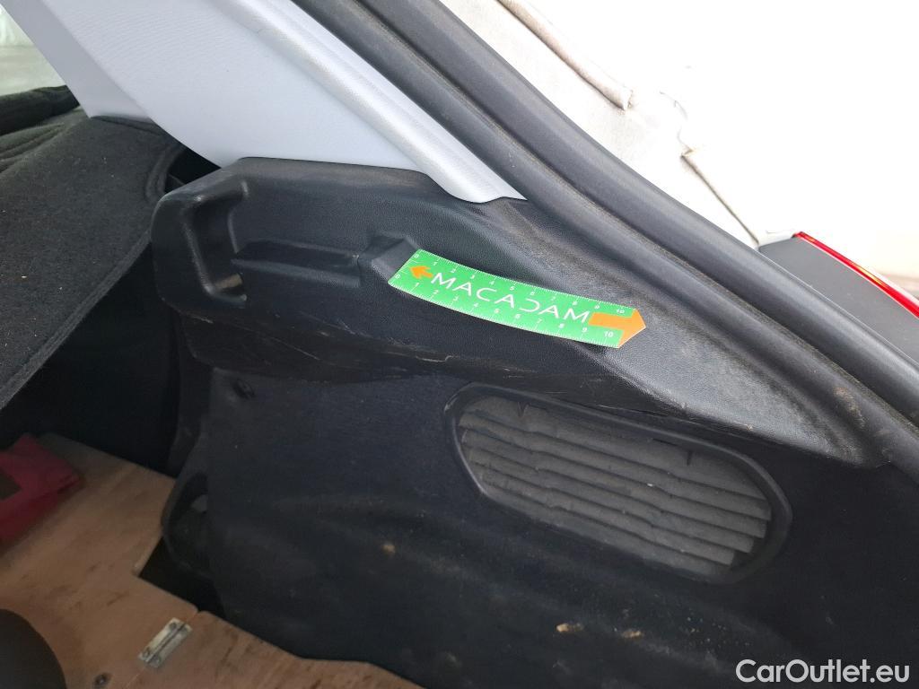  Peugeot  208  Affaire Pro 1.6 HDi 75CV BVM5 E6 #36