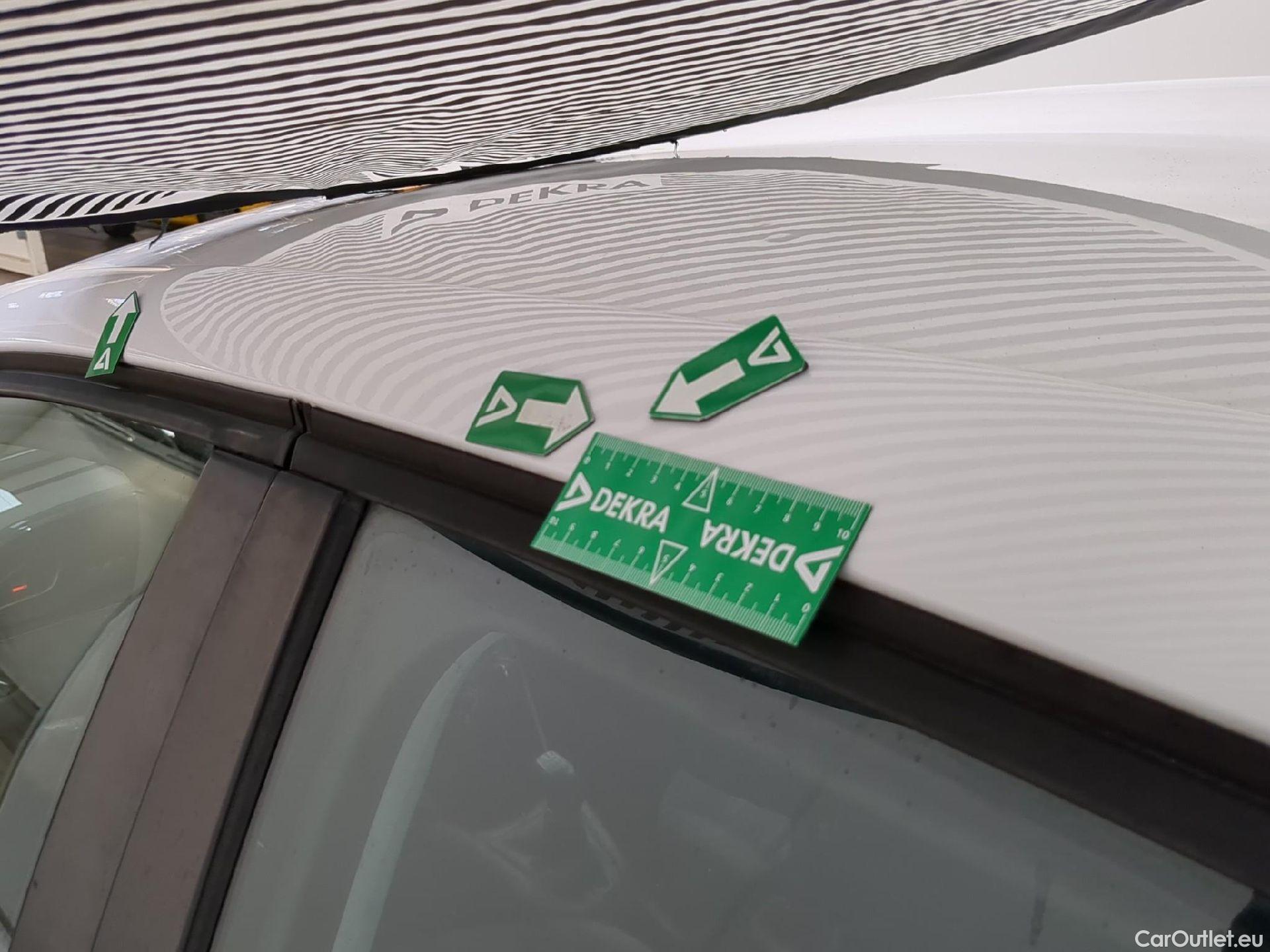  Peugeot  208  Affaire Premium 1.6 HDi 75CV BVM5 E6  #43