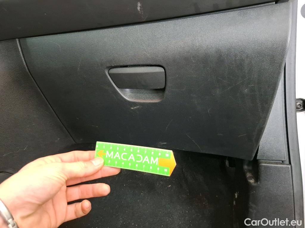  Peugeot  208  Affaire Pro 1.6 HDi 75CV BVM5 E6 #40