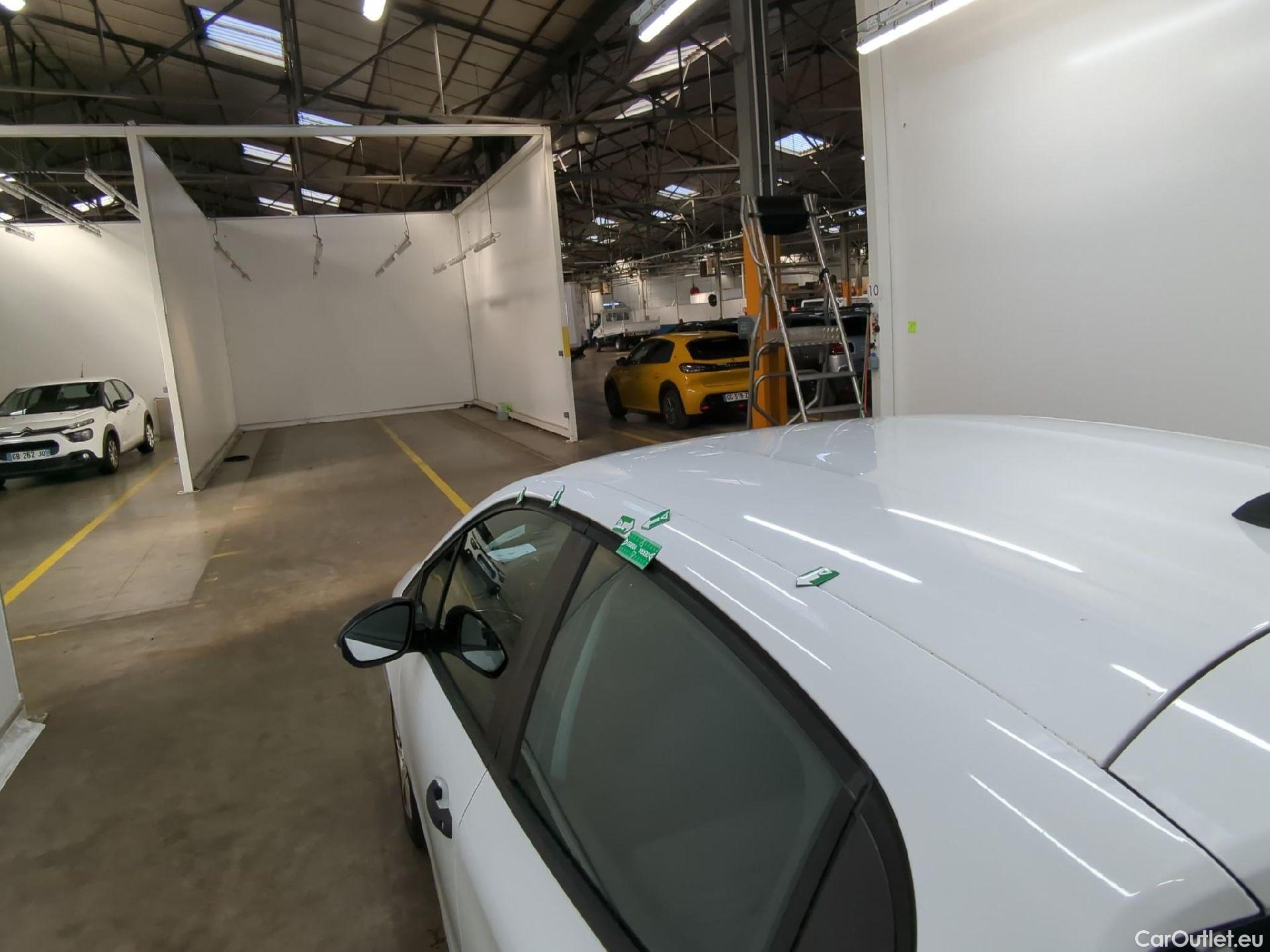  Peugeot  208  Affaire Premium 1.6 HDi 75CV BVM5 E6  #42