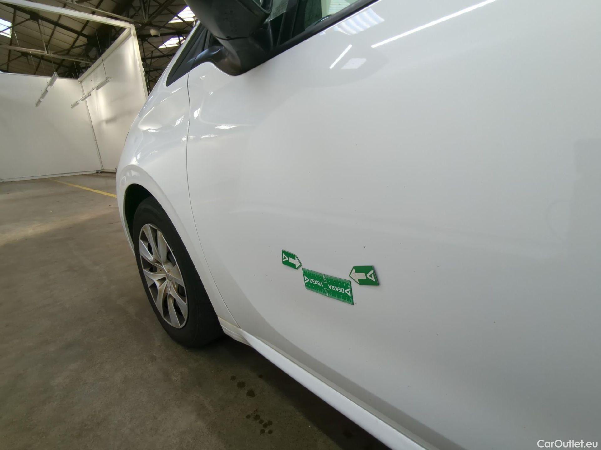  Peugeot  208  Affaire Premium 1.6 HDi 75CV BVM5 E6  #37