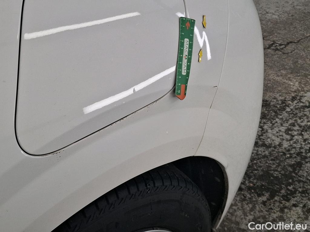  Peugeot  208  Premium 1.2 PureTech 75CV BVM5 E6d #36