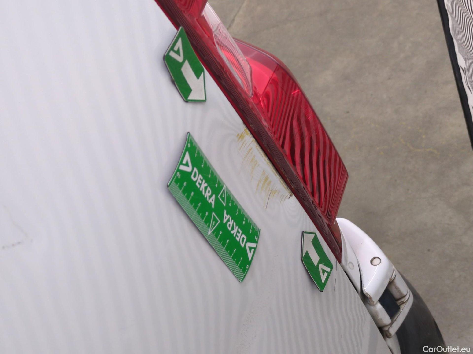  Peugeot  Expert  Fourgon Urban Compact 2.0 HDi 120CV BVA8 E6dT #61