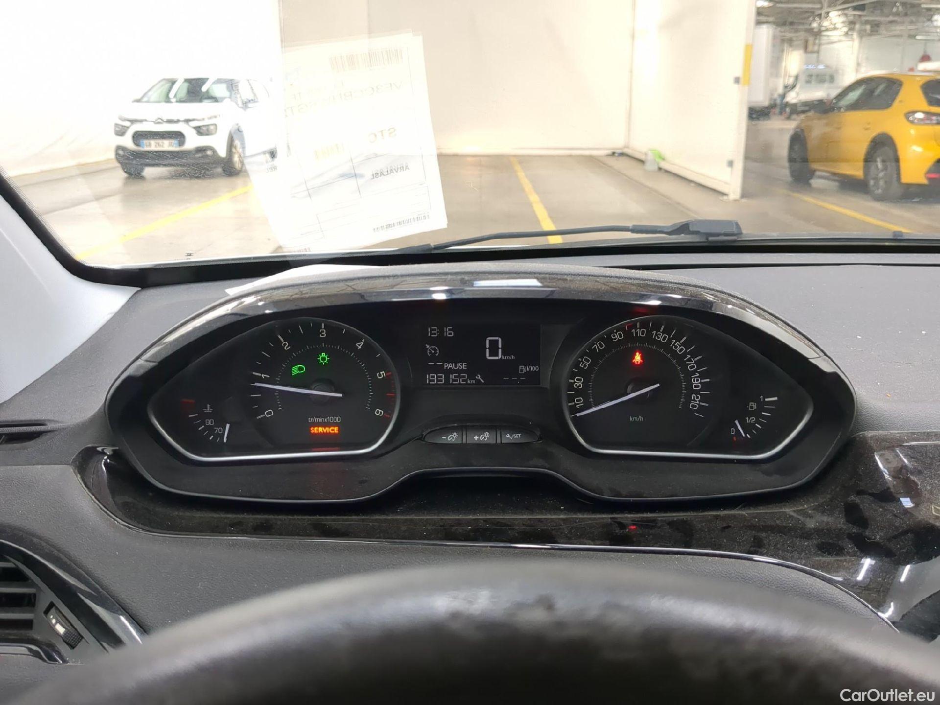  Peugeot  208  Affaire Premium 1.6 HDi 75CV BVM5 E6  #1