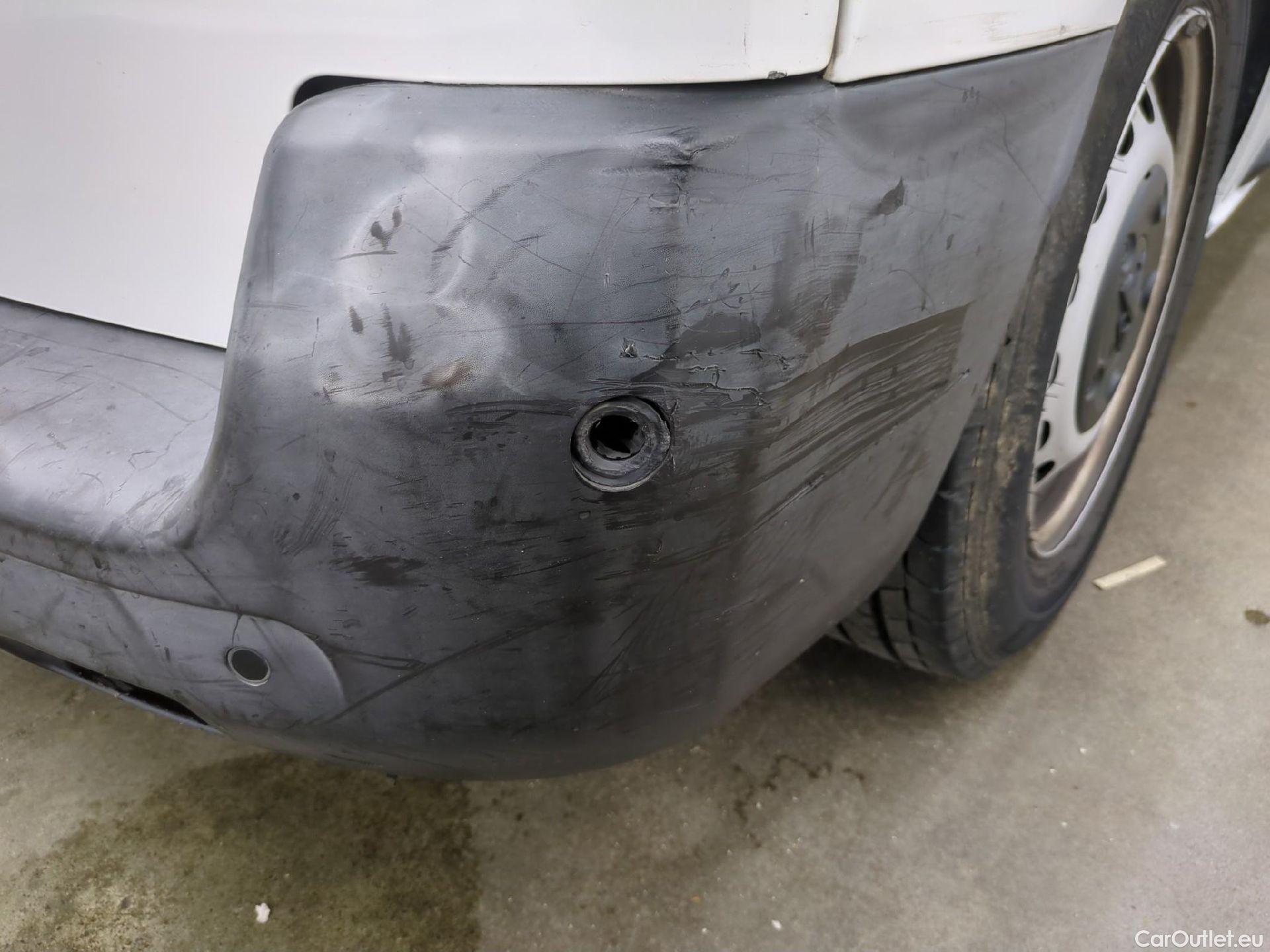  Peugeot  Expert  Fourgon Urban Compact 2.0 HDi 120CV BVA8 E6dT #20