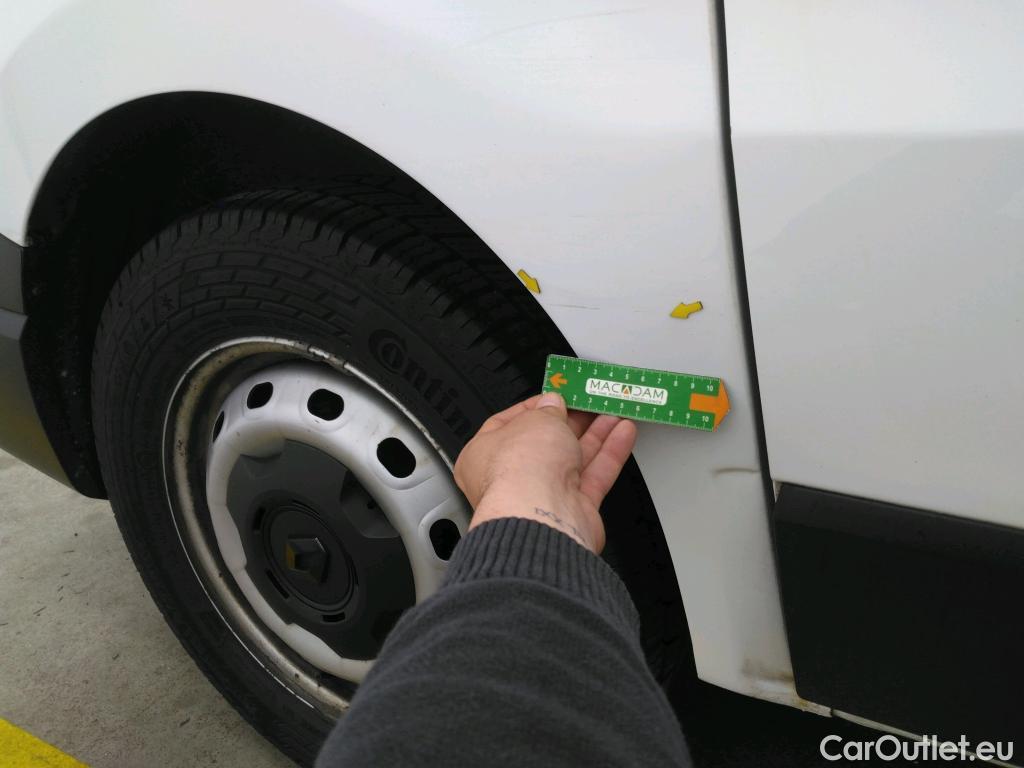  Renault  Trafic  Fourgon L1H1 3T Grand Confort 2.0 dCi 130CV BVM6 E6d #38