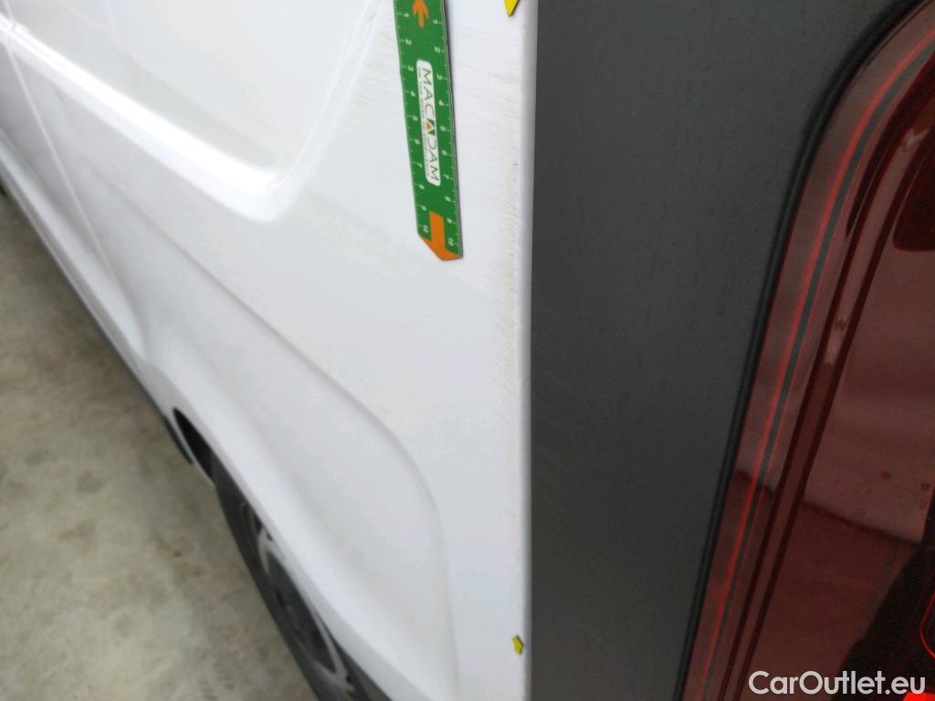  Renault  Trafic  Fourgon L1H1 3T Grand Confort 2.0 dCi 130CV BVM6 E6d #17