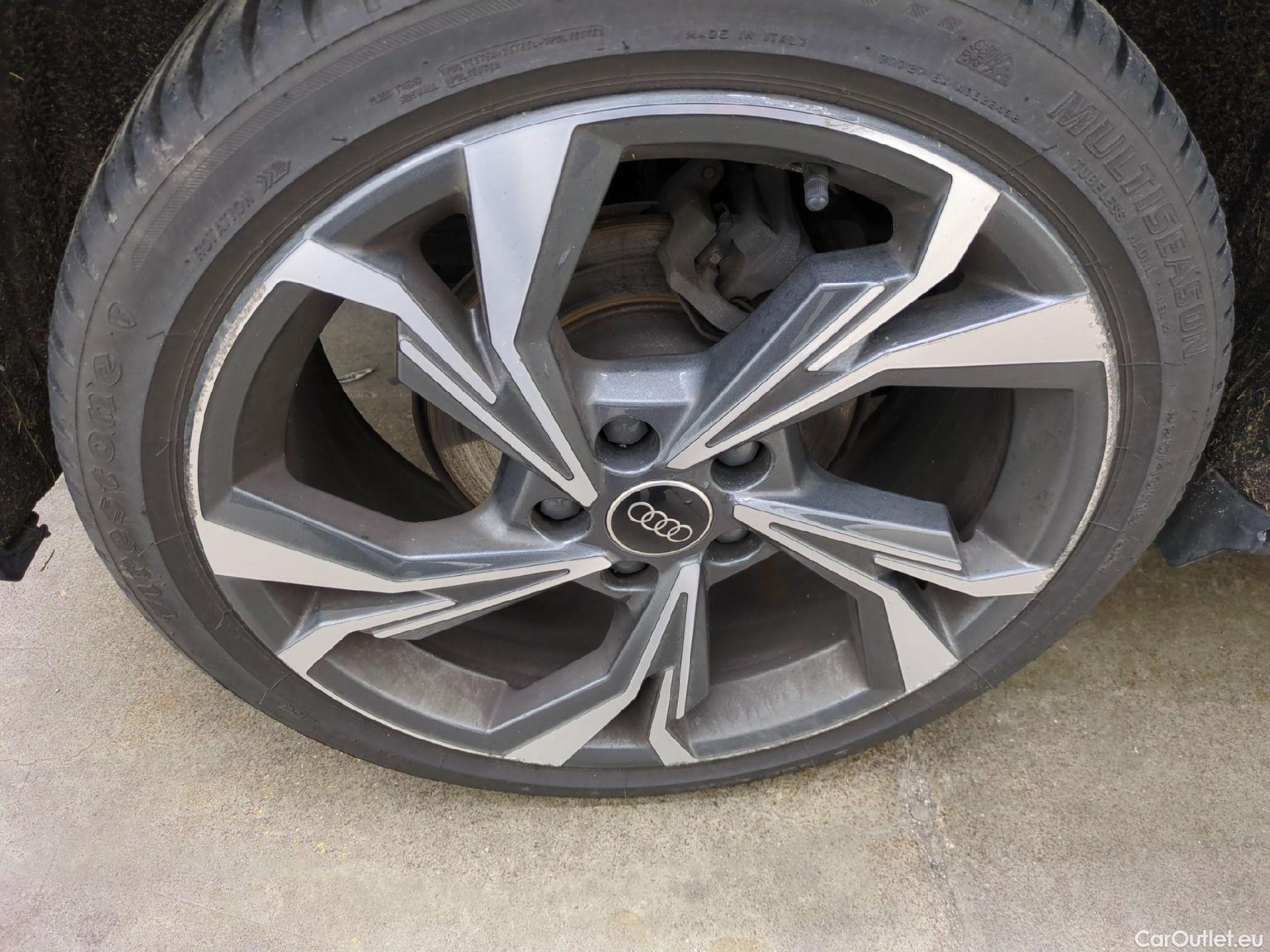  Audi  A3 AUDI  Sportback / 2020 / 5P / Berline 30 TDI 116 S Tronic S Line #24