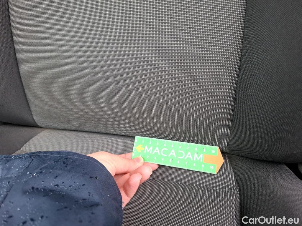  Volkswagen  Crafter  Fourgon Fourgon 35 mittlerer Radstand mit Hochdach FWD 2.0 140CV BVM6 #28