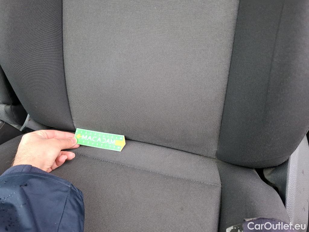  Volkswagen  Crafter  Fourgon Fourgon 35 mittlerer Radstand mit Hochdach FWD 2.0 140CV BVM6 #27