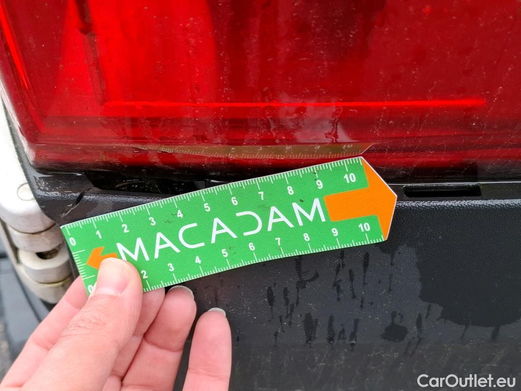  Volkswagen  Crafter  Fourgon Fourgon 35 mittlerer Radstand mit Hochdach FWD 2.0 140CV BVM6 #32