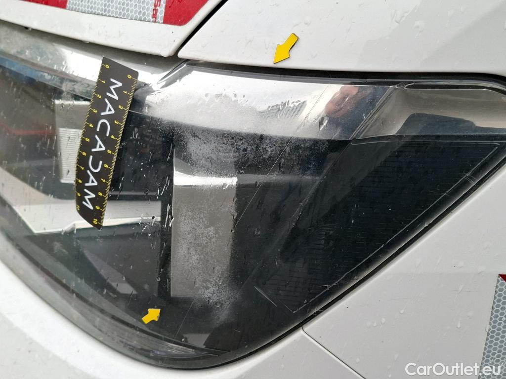  Volkswagen  Crafter  Fourgon Fourgon 35 mittlerer Radstand mit Hochdach FWD 2.0 140CV BVM6 #39