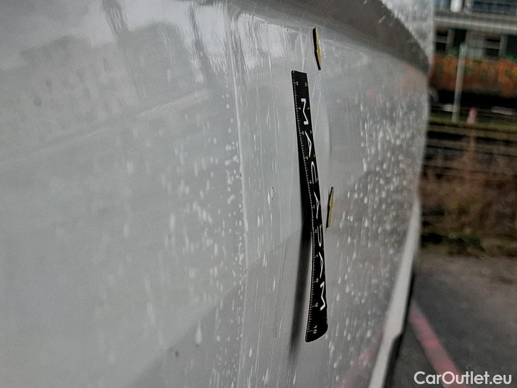  Volkswagen  Crafter  Fourgon Fourgon 35 mittlerer Radstand mit Hochdach FWD 2.0 140CV BVM6 #22