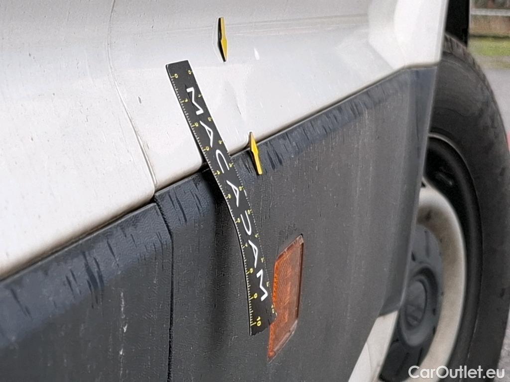  Volkswagen  Crafter  Fourgon Fourgon 35 mittlerer Radstand mit Hochdach FWD 2.0 140CV BVM6 #46