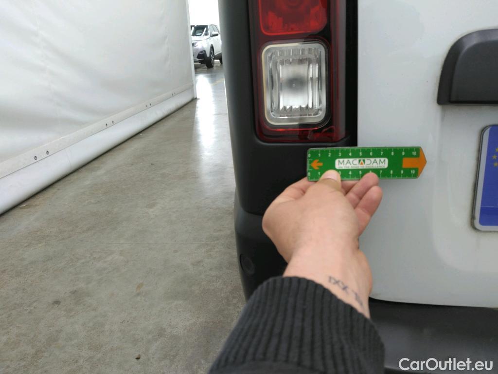  Renault  Trafic  Fourgon L1H1 3T Grand Confort 2.0 dCi 130CV BVM6 E6d #27