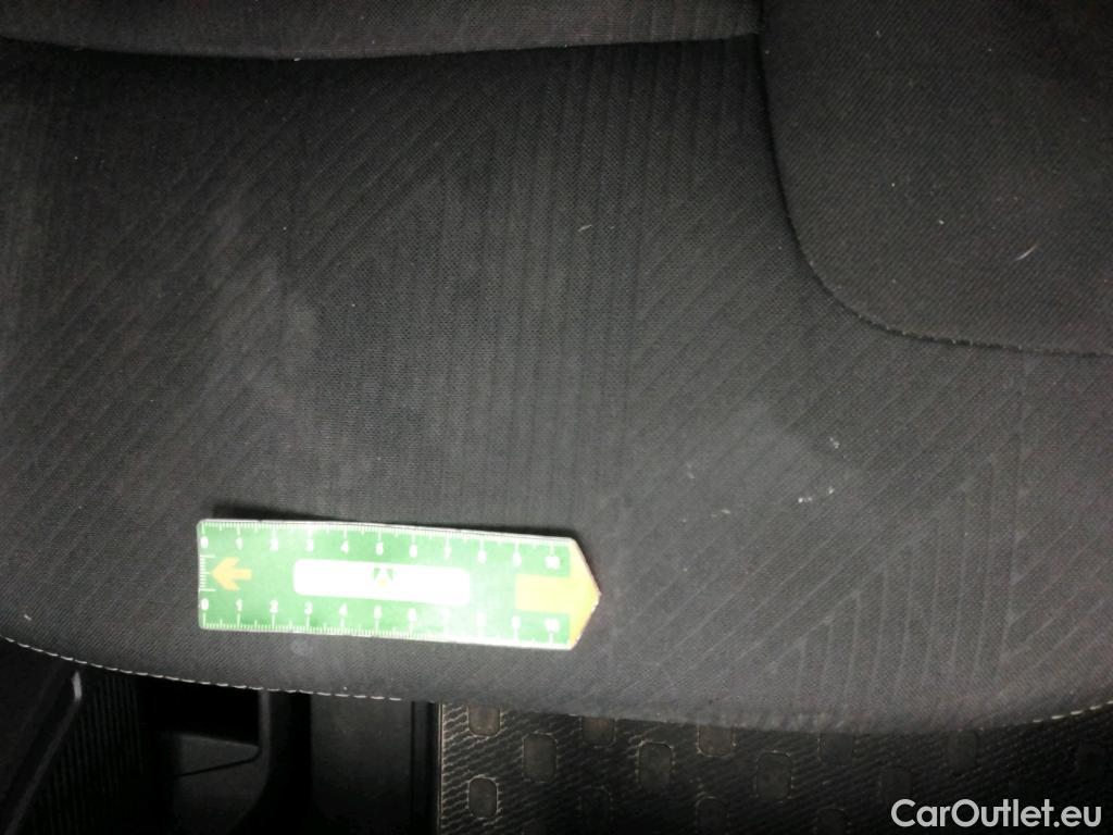  Renault  Trafic  Fourgon L1H1 3T Grand Confort 2.0 dCi 130CV BVM6 E6d #33