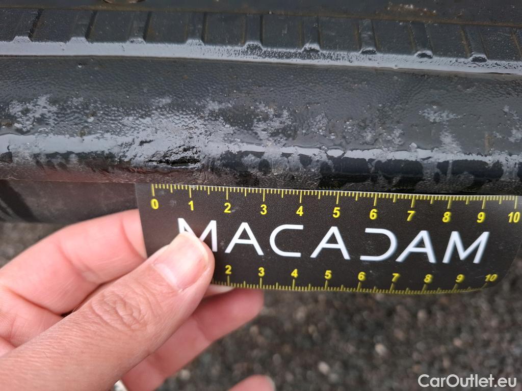  Volkswagen  Crafter  Fourgon Fourgon 35 mittlerer Radstand mit Hochdach FWD 2.0 140CV BVM6 #35