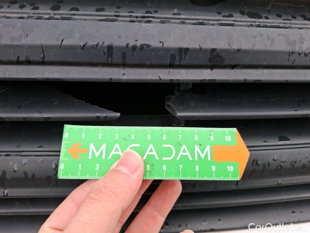  Volkswagen  Crafter  Fourgon Fourgon 35 mittlerer Radstand mit Hochdach FWD 2.0 140CV BVM6 #9