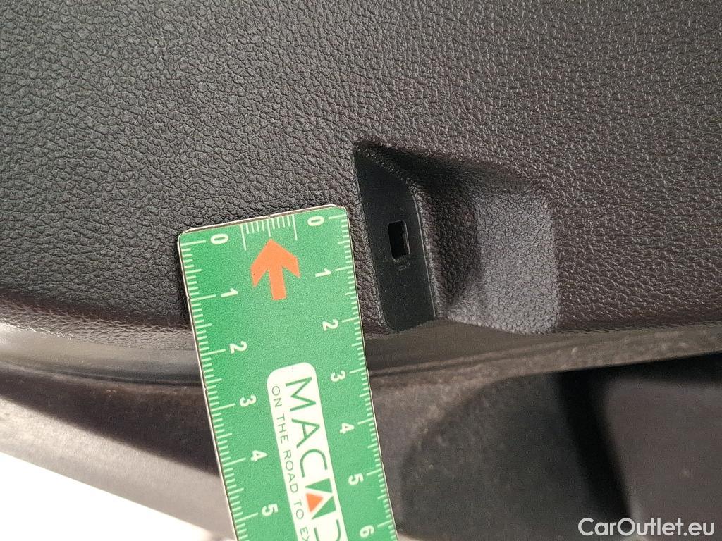  Renault  Megane  IV Berline 5pt. Business 1.5 dCi 115CV BVA7 E6d #28