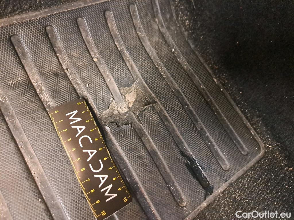  Citroen  C4  Berline Feel Pack 1.5 BlueHDI 130CV BVA8 E6d #17