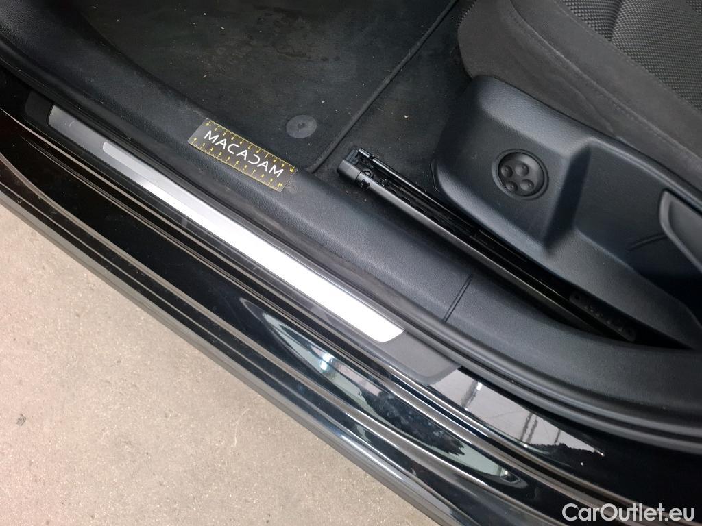  Audi  A4  Avant 30 TDI Business Line 2.0 TDI 135CV BVA7 E6d #18