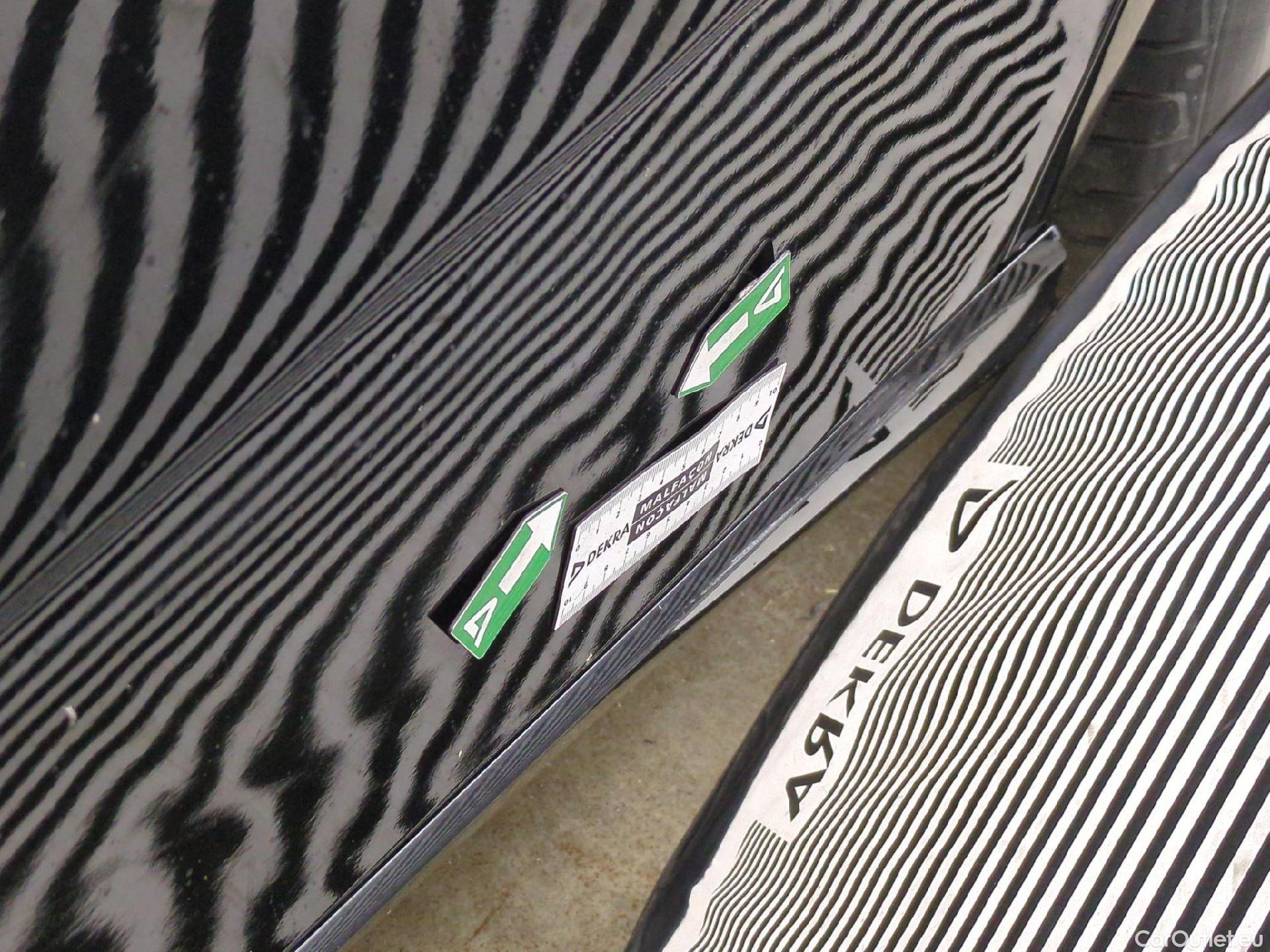  Mercedes  A-Klasse MERCEDES-BENZ Classe A Compact / 2018 / 5P / Berline A 180 d Business Line #47