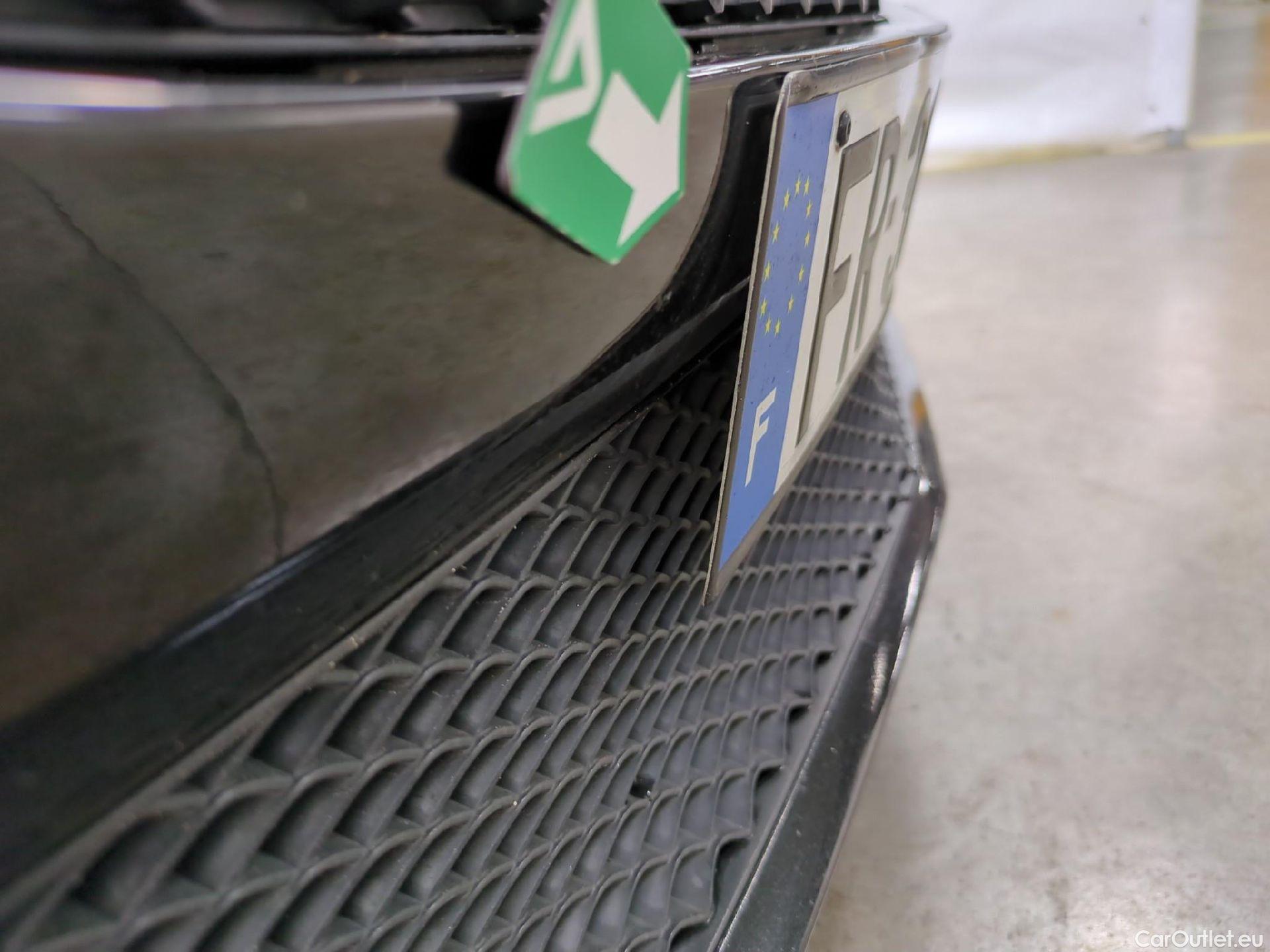  Mercedes  A-Klasse MERCEDES-BENZ Classe A Compact / 2018 / 5P / Berline A 180 d Business Line #56