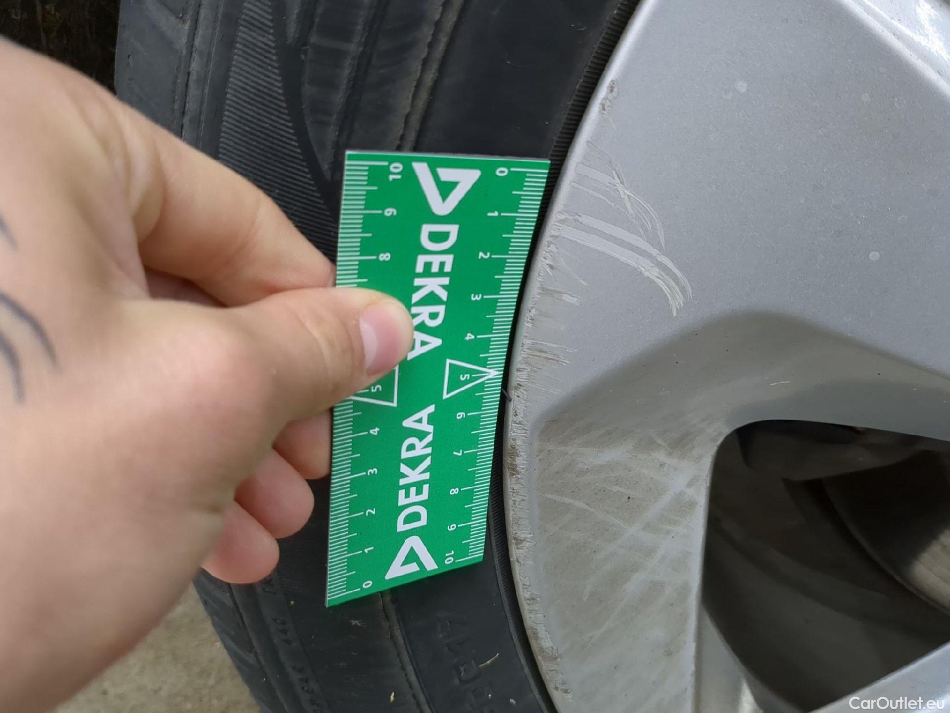  Nissan  Qashqai NISSAN  / 2017 / 5P / Crossover 1.5 DCI 115 DCT Business Edition #9