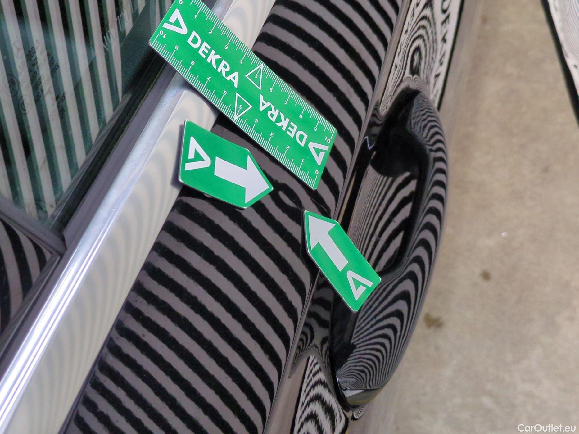  Mercedes  A-Klasse MERCEDES-BENZ Classe A Compact / 2018 / 5P / Berline A 180 d Business Line #29