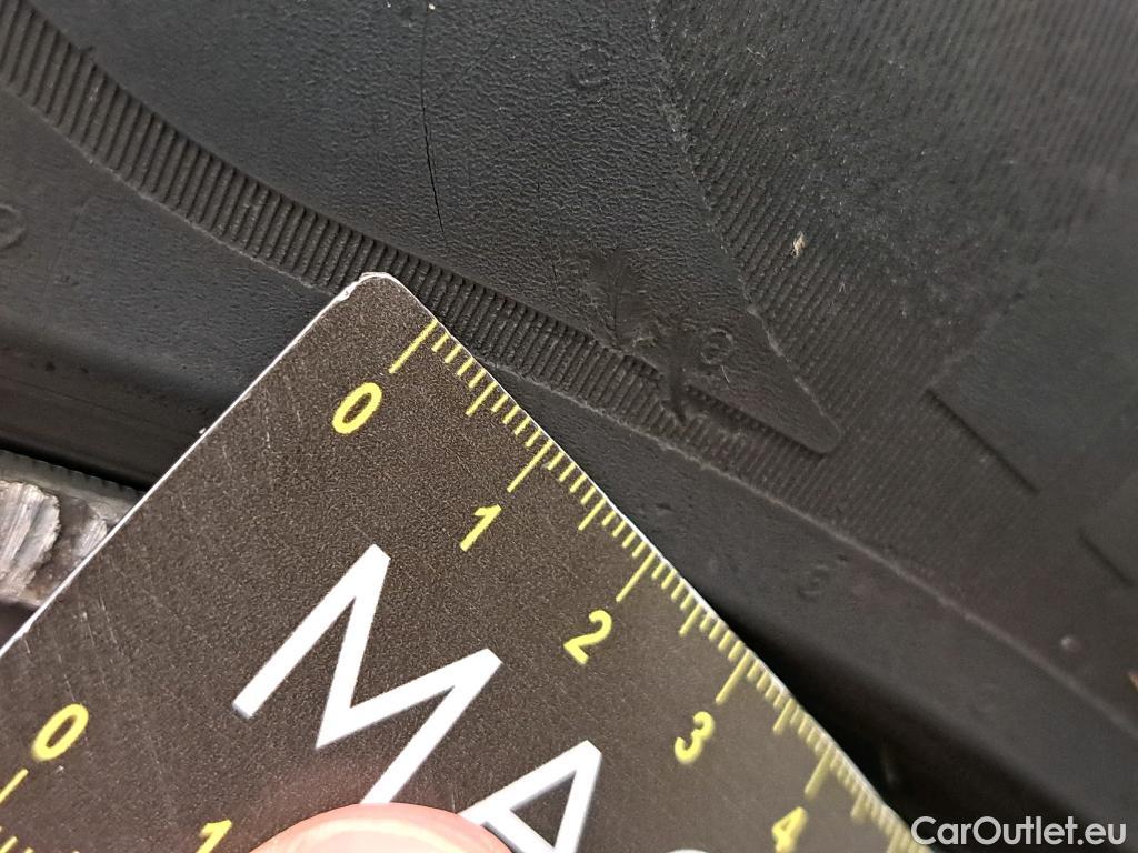  Mercedes  CLA-Klasse MERCEDES-BENZ CLA Shooting Brake / 2019 / 5P / Break CLA 200 d Business Line BA8 #1