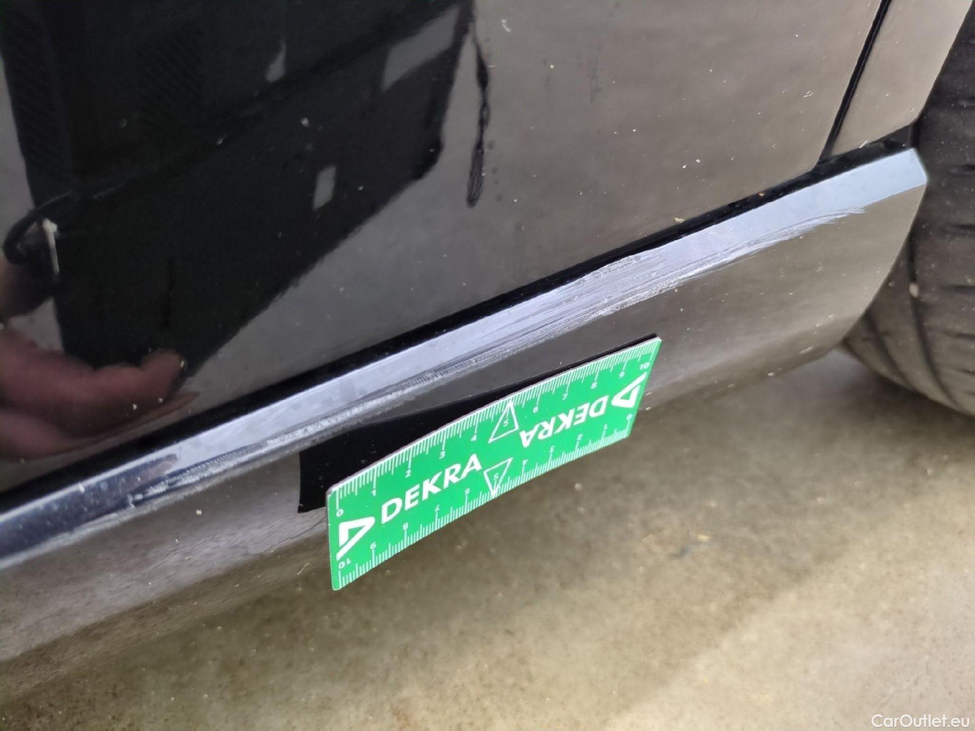  Mercedes  A-Klasse MERCEDES-BENZ Classe A Compact / 2018 / 5P / Berline A 180 d Business Line #53