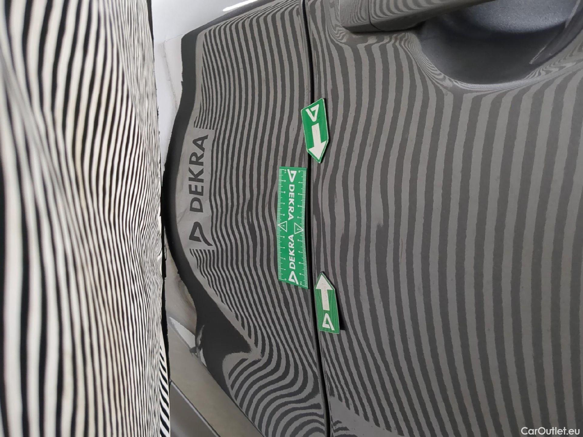  Nissan  Qashqai NISSAN  / 2017 / 5P / Crossover 1.5 DCI 115 DCT Business Edition #25