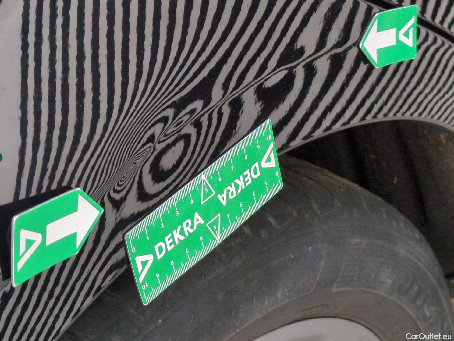  Mercedes  A-Klasse MERCEDES-BENZ Classe A Compact / 2018 / 5P / Berline A 180 d Business Line #27