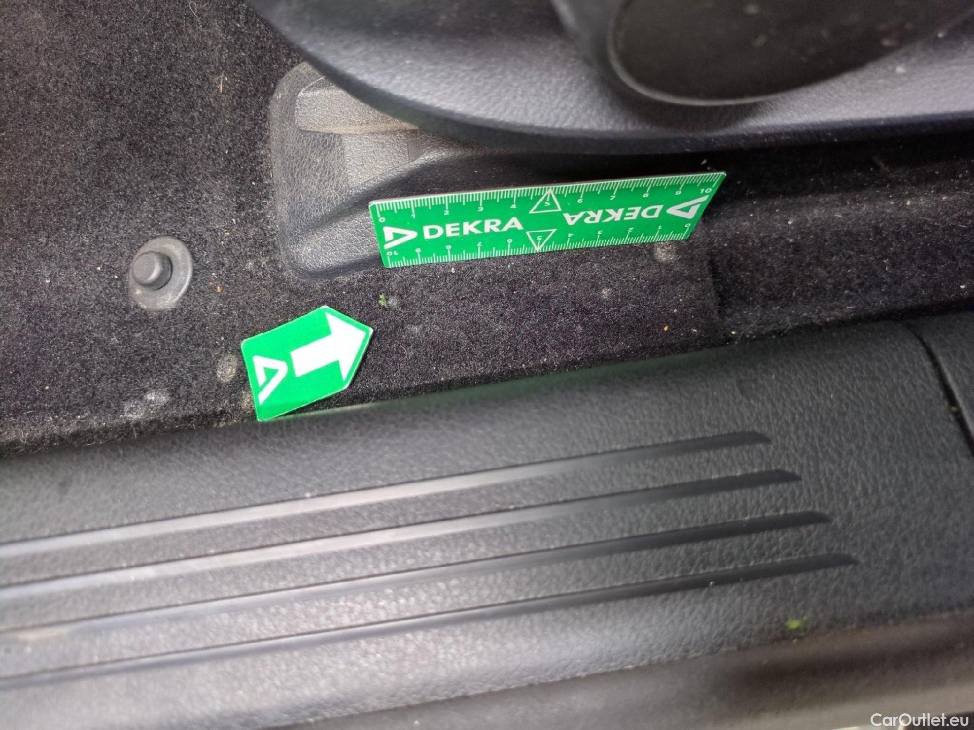  Mercedes  A-Klasse MERCEDES-BENZ Classe A Compact / 2018 / 5P / Berline A 180 d Business Line #3