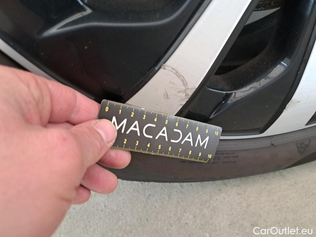  Mercedes  GLB MERCEDES-BENZ  / 2019 / 5P / SUV  200 d Business Line #4