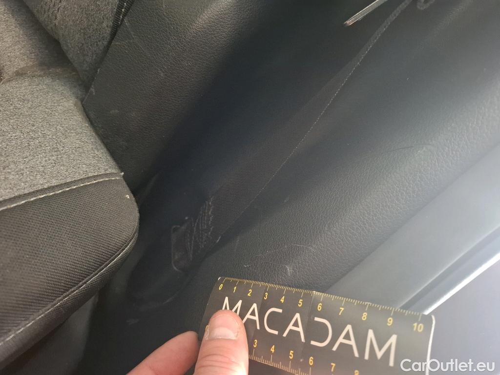  Hyundai  Santa Fe  Intuitive Hybrid 2WD 1.6 T-GDi 230CV BVA6 7 Sieges E6d #90