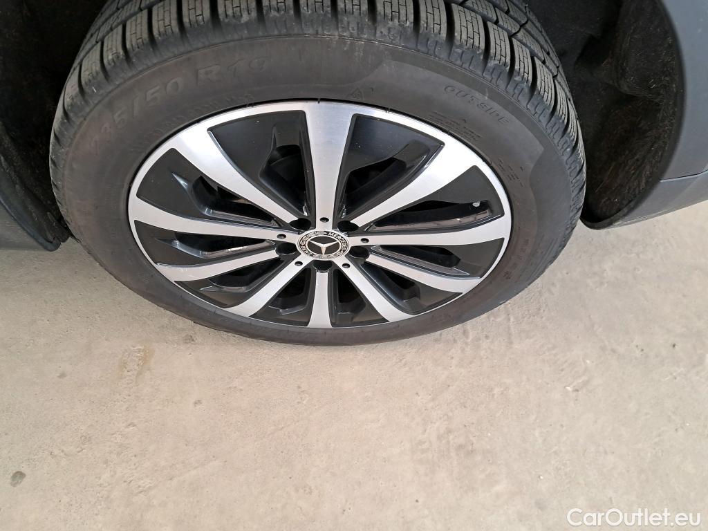  Mercedes  GLB MERCEDES-BENZ  / 2019 / 5P / SUV  200 d Business Line #1