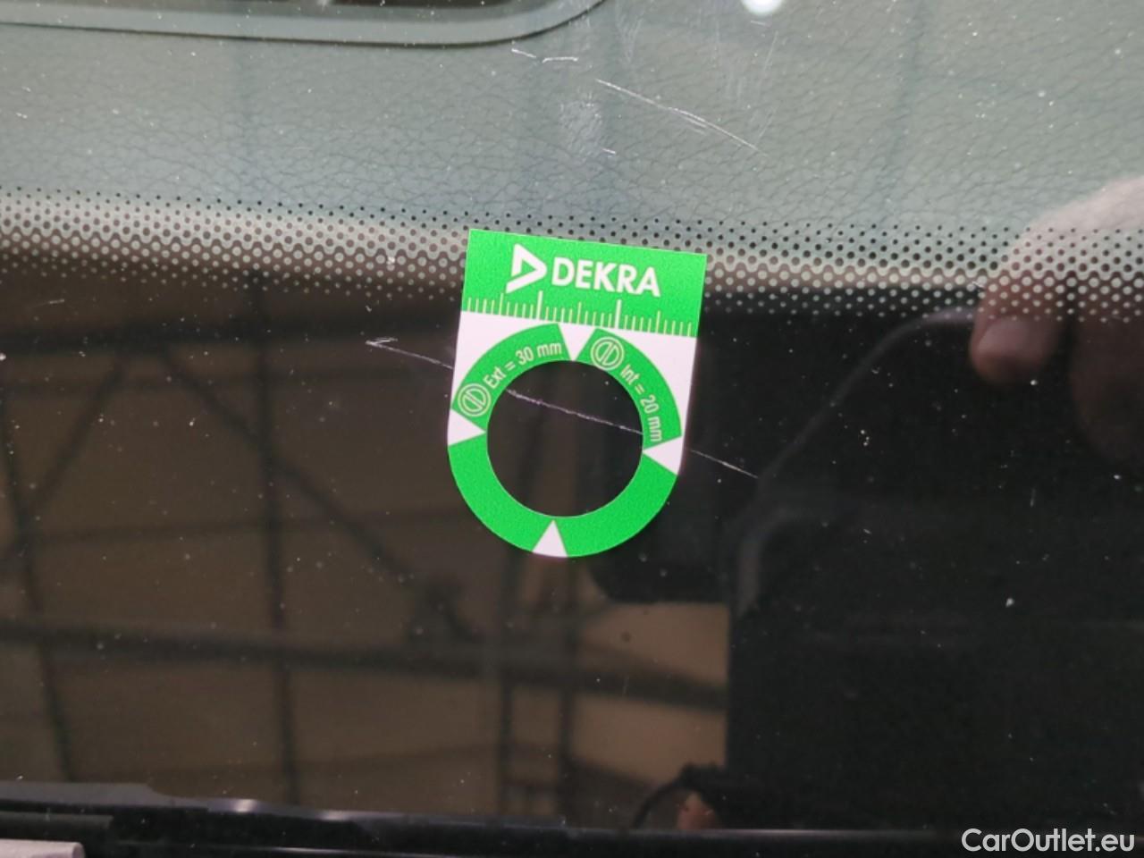  Mercedes  A-Klasse MERCEDES-BENZ Classe A Compact / 2018 / 5P / Berline A 180 d Business Line #58