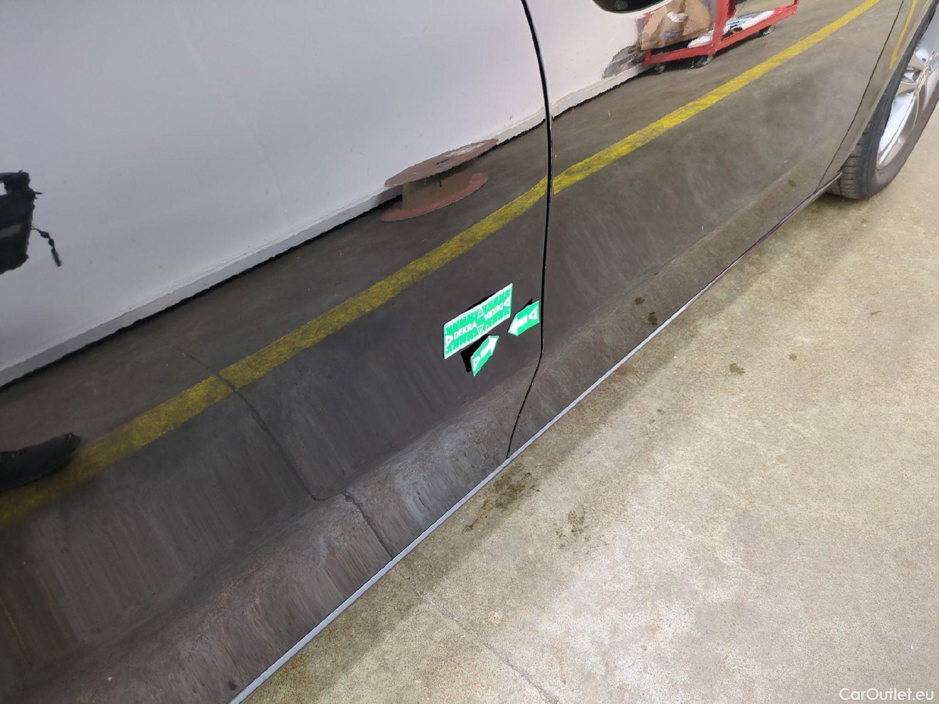  Mercedes  A-Klasse MERCEDES-BENZ Classe A Compact / 2018 / 5P / Berline A 180 d Business Line #33